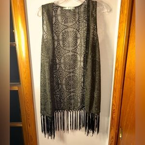 NWOT! Maurice’s medium crochet vest with fringe